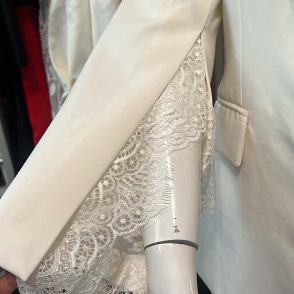 FENDAS White Pantsuit w Lace Design Trim 34/XS - Picture 12 of 16